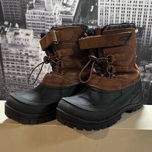 Khombu Youth Brown and Black Winter Boots, size 5